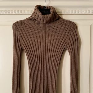 Haute Hippe Turtle neck sweater